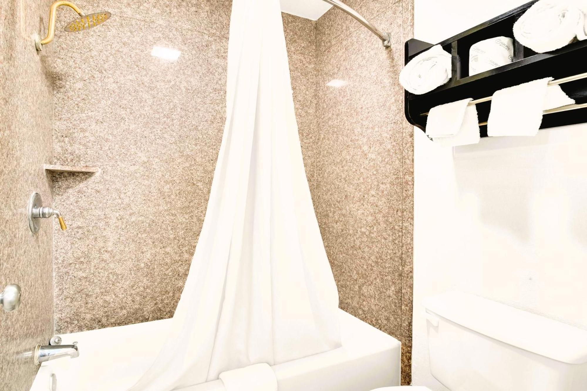 Three Rivers Executive Inn & Suites By Oyo 외부 사진