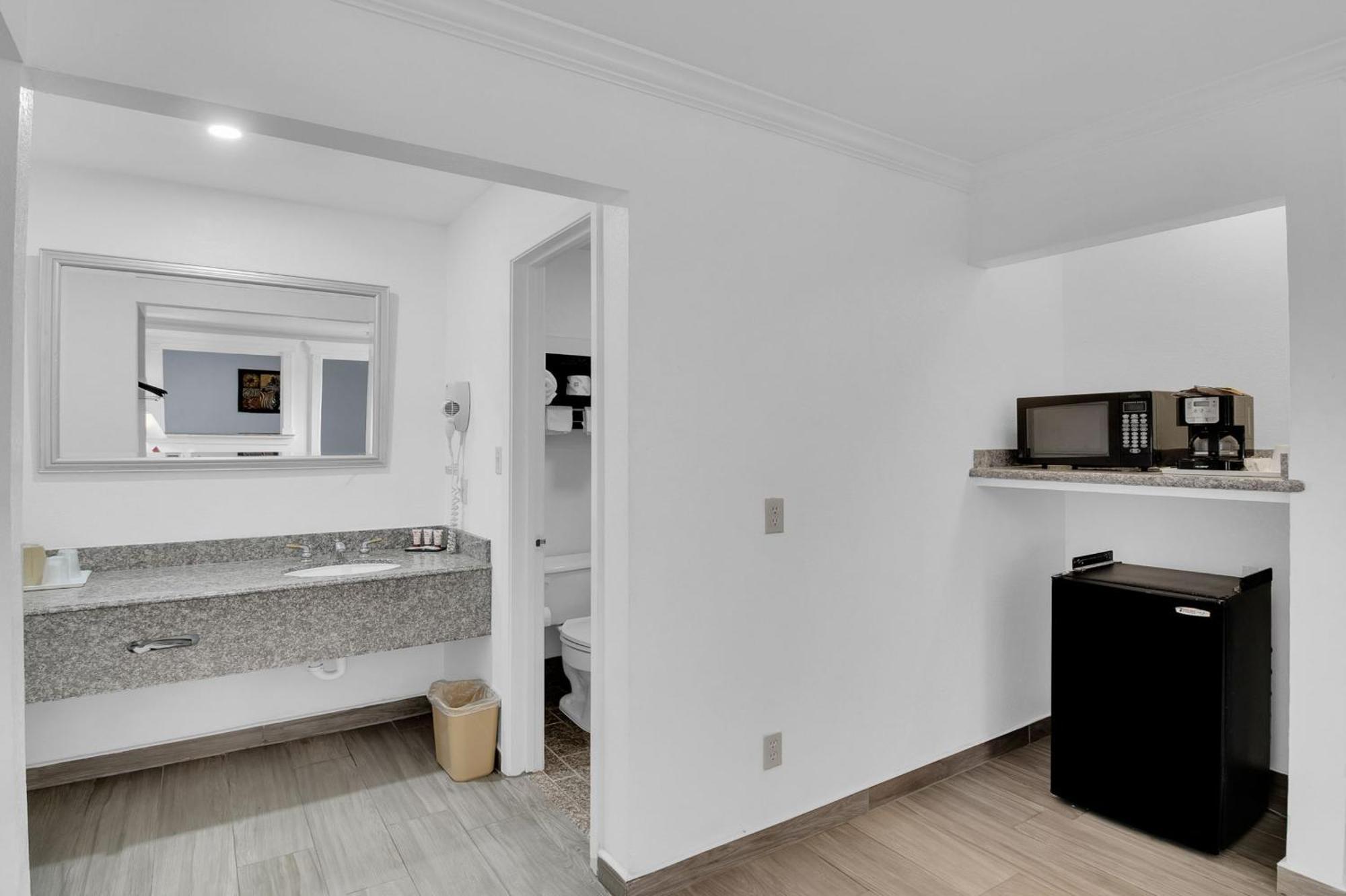 Three Rivers Executive Inn & Suites By Oyo 외부 사진