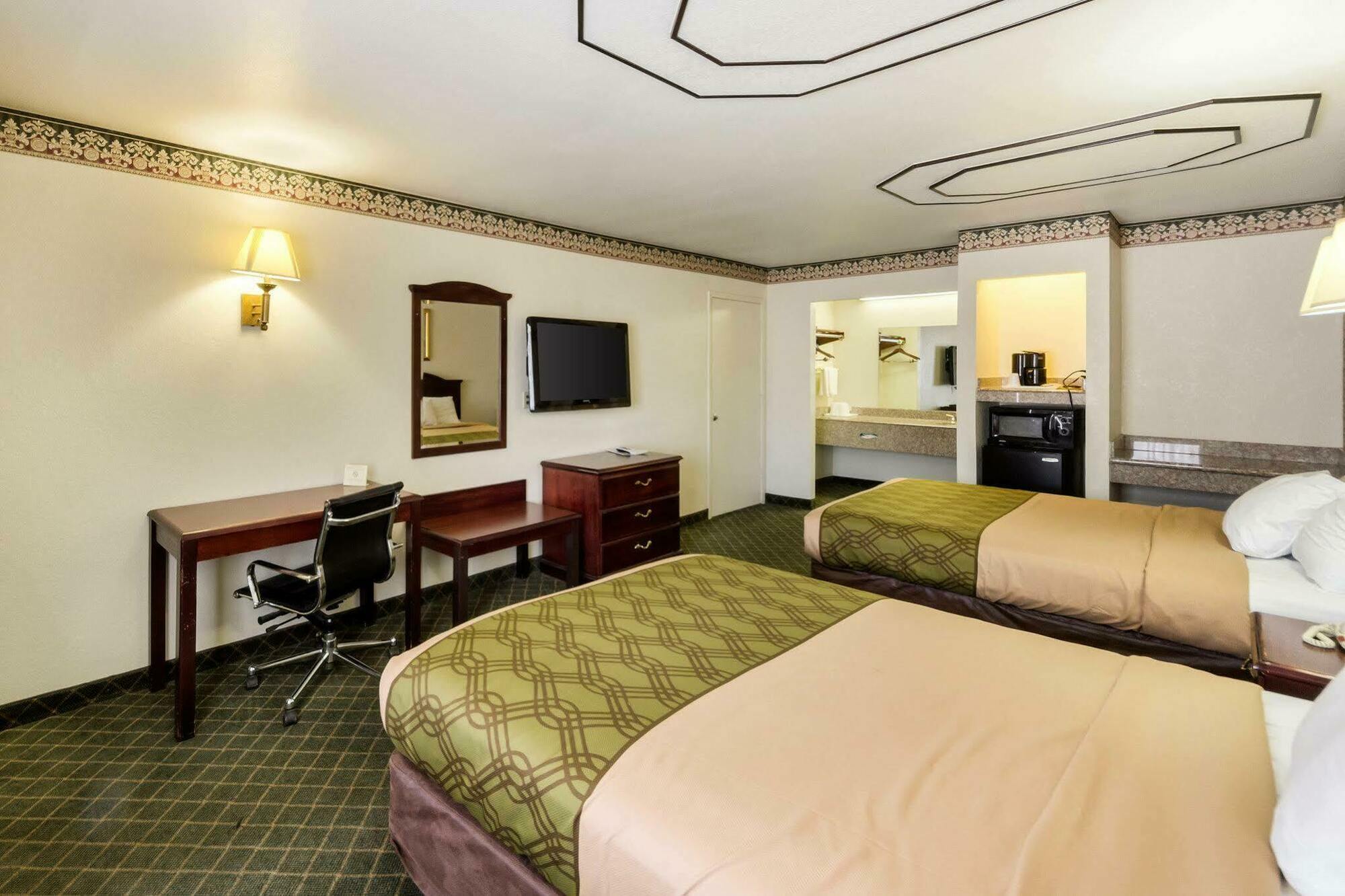 Three Rivers Executive Inn & Suites By Oyo 외부 사진